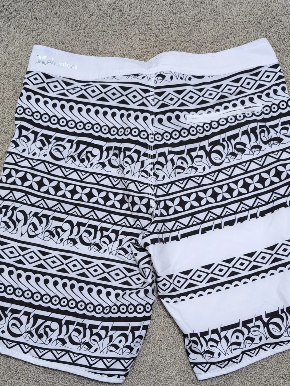 Hurley Board Shorts Swim Trunks Black and White Print Mens size 34